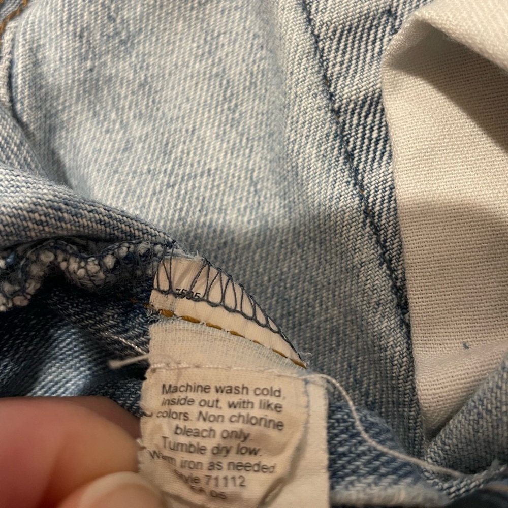 J Crew Light Wash Jeans 36x32 Straight Leg Made in Canada 🇨🇦 - Picture 4 of 10